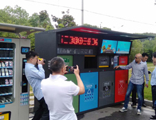 德瀾仕智能垃圾箱分類精細(xì)、模式高端，已成功覆蓋400余城